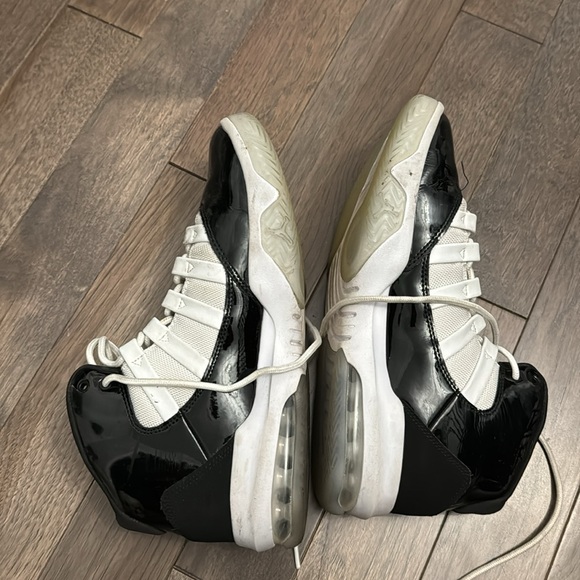 Men’s Jordan’s size 8 - Picture 8 of 9